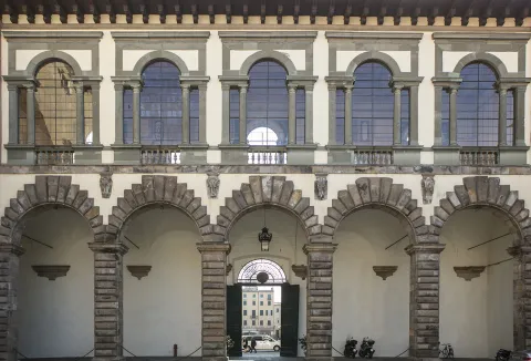 La Loggia dell'Ammannati vista dal Cortile degli Svizzeri
